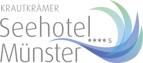 Logo des Seehotels Münster mit dem Schriftzug "Krautkrämer" und gewellten, stylisierten Wasserformen in Blau-Grün.