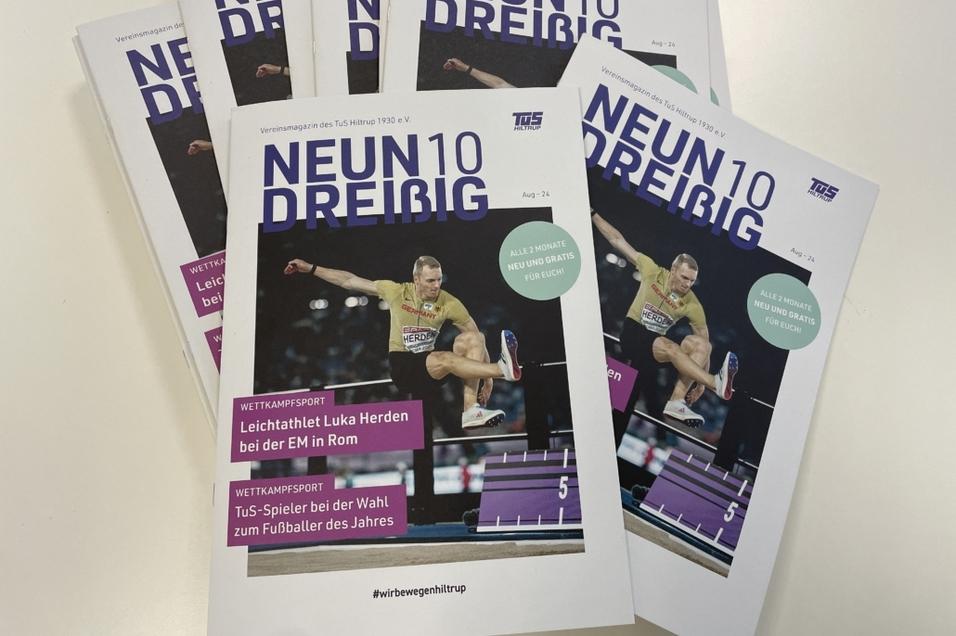 F&uuml;nf Exemplare des Vereinsmagazins &bdquo;NEUN 10 DREI&szlig;IG&ldquo; mit Artikel &uuml;ber Leichtathlet Luka Herden.